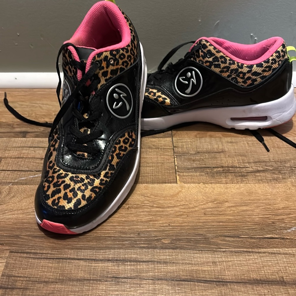 zumba athletic shoes animal print size women's 11